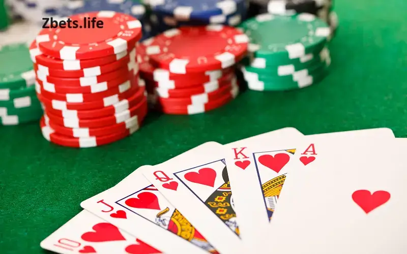 Luật chơi Poker không phức tạp nếu bạn tập trung quan sát đối thủ 